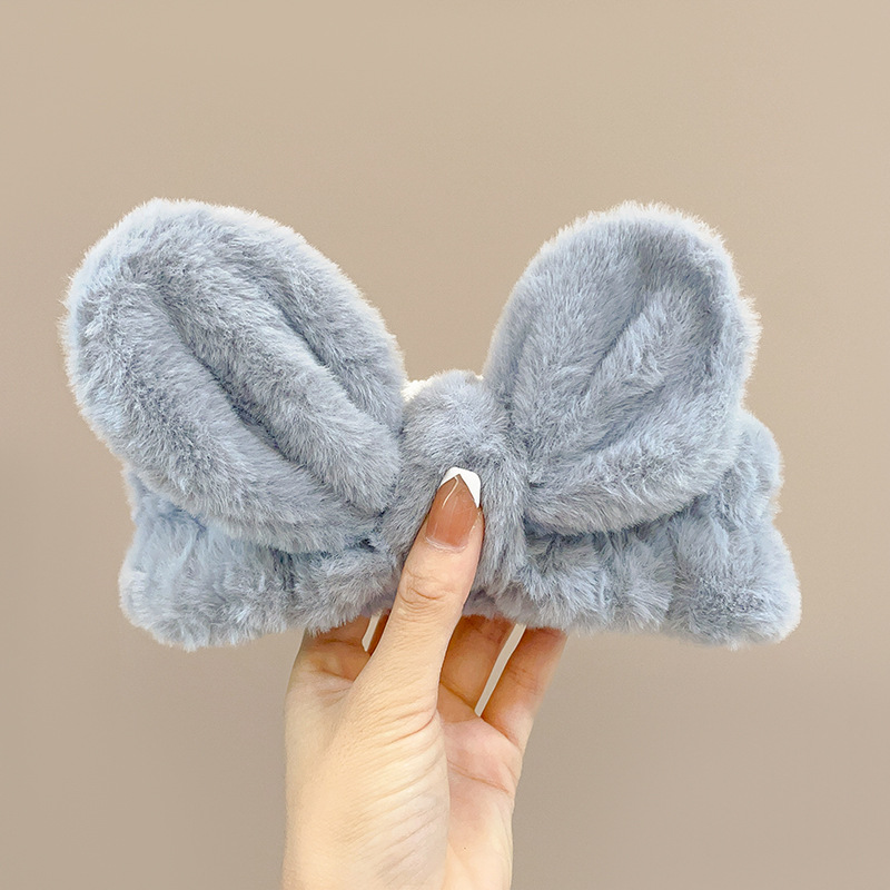 Hermosas bandas de pelo de peluche de dibujos animados otoño y invierno para mujeres lava la cara impermeable antideslizante pañuelo red 2025 nuevo paquete de cabello joyas de cabeza