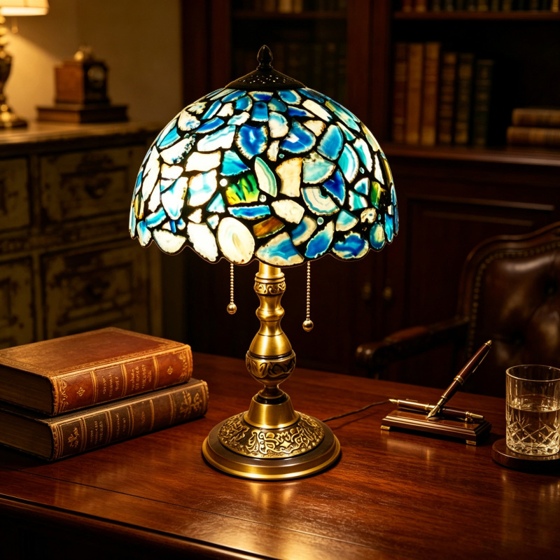 American-Style Classic Tiffany High-End Jade and Agate Crystal Table Lamp for Living Room, Dining Room, Western Restaurant, and Café Ambiance Lighting American-Style Classic Tiffany High-End Jade and Agate Crystal Table Lamp for Living Room, Dining Room, Western Restaurant, and Café Ambiance Lighting