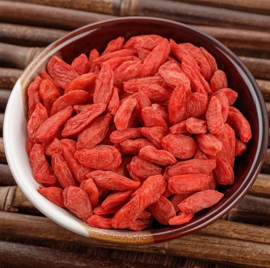 Red Goji Berries Gouqizi Dried Wolfberry Fruit 500g for Tea Soup and Daily Herbal Use quality and texture
