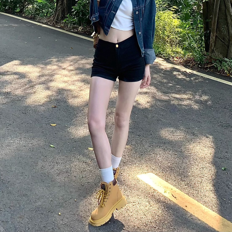Sweet and Spicy Pure Desire Style Black Tight Denim Shorts, Versatile High-Waisted Petite-Friendly Slim-Fit Straight Hot Pants Sweet and Spicy Pure Desire Style Black Tight Denim Shorts, Versatile High-Waisted Petite-Friendly Slim-Fit Straight Hot Pants