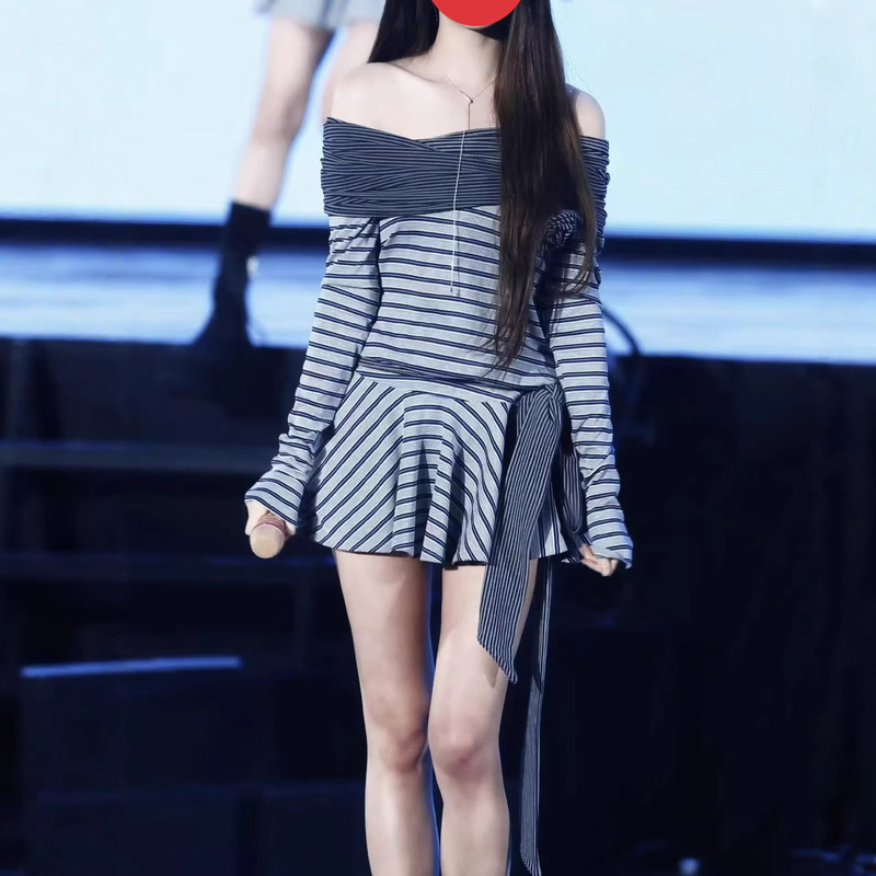 The Correct Version of the New Korean Dongdaemun 26 Model, Same Style as Yuanying, Striped Off-Shoulder Long-Sleeve Dress