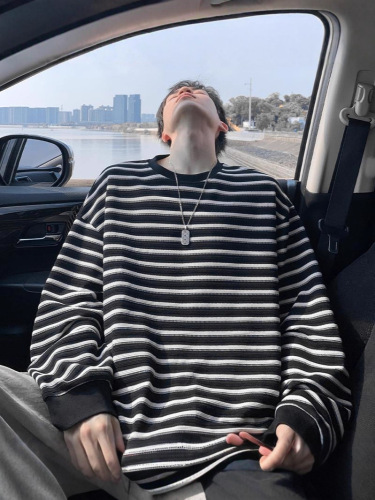 Black and White Striped Long-Sleeve T-Shirt for Men, Spring and Autumn Trend Brand, American Round Collar, Loose, Cool and Edgy, Heavyweight, Innerwear and Base Shirt