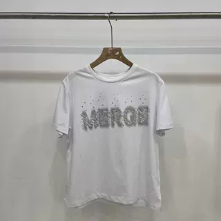 闪钻点缀渐变像素字母印花不规则下摆显瘦透气休闲基础短袖上衣