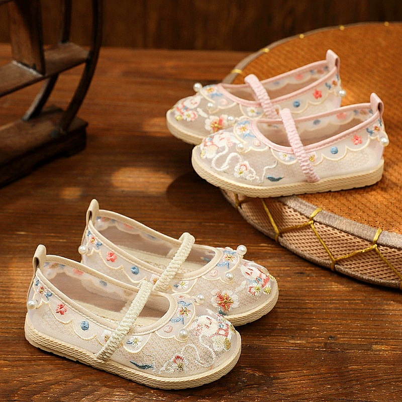 Обувь с вышивкой династии Хань для девочек, лето 2025 года, новый стиль, тканевая обувь ручной работы в древнем стиле для детей, старая пекинская танцевальная обувь