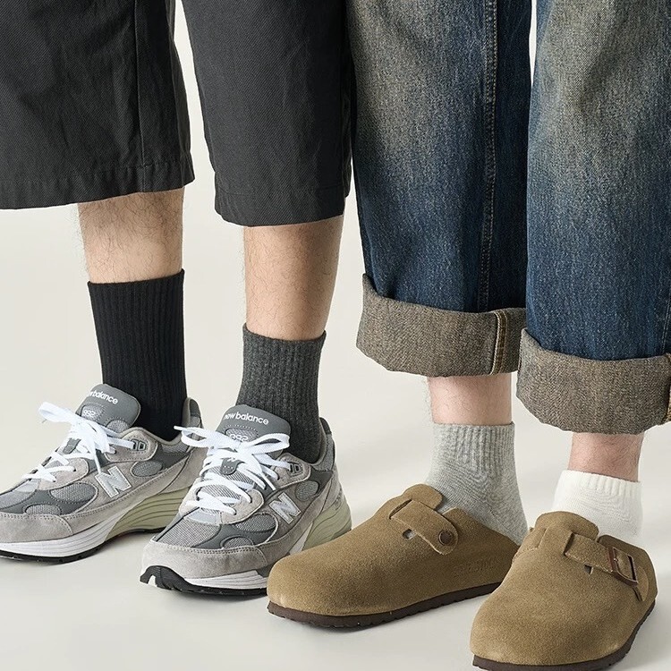 White Socks for Men, Mid-Calf Socks, Pure Cotton Sweat-Absorbent Short Socks, Men's Solid Color Sports Style Casual Socks, Long Tube Versatile Socks White Socks for Men, Mid-Calf Socks, Pure Cotton Sweat-Absorbent Short Socks, Men's Solid Color Sports Style Casual Socks, Long Tube Versatile Socks