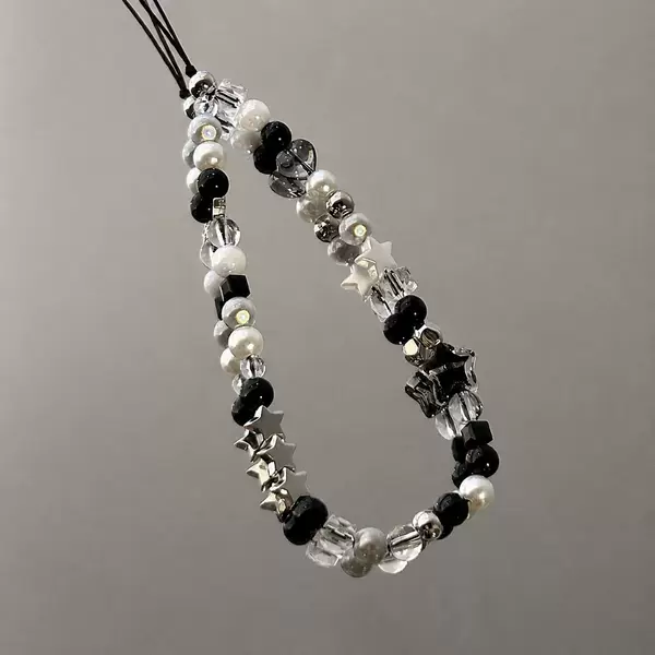 Korean-style hot girl black and white star beaded phone chain, ins-style high-end anti-loss lanyard, CCD bag accessory wholesale