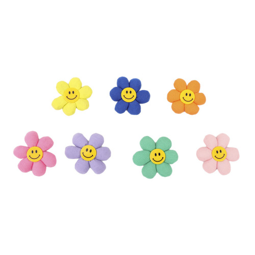 Summer new arrival pastoral style smiling face sunflower brooch wholesale cute girls bag pendant clothing accessories accessories