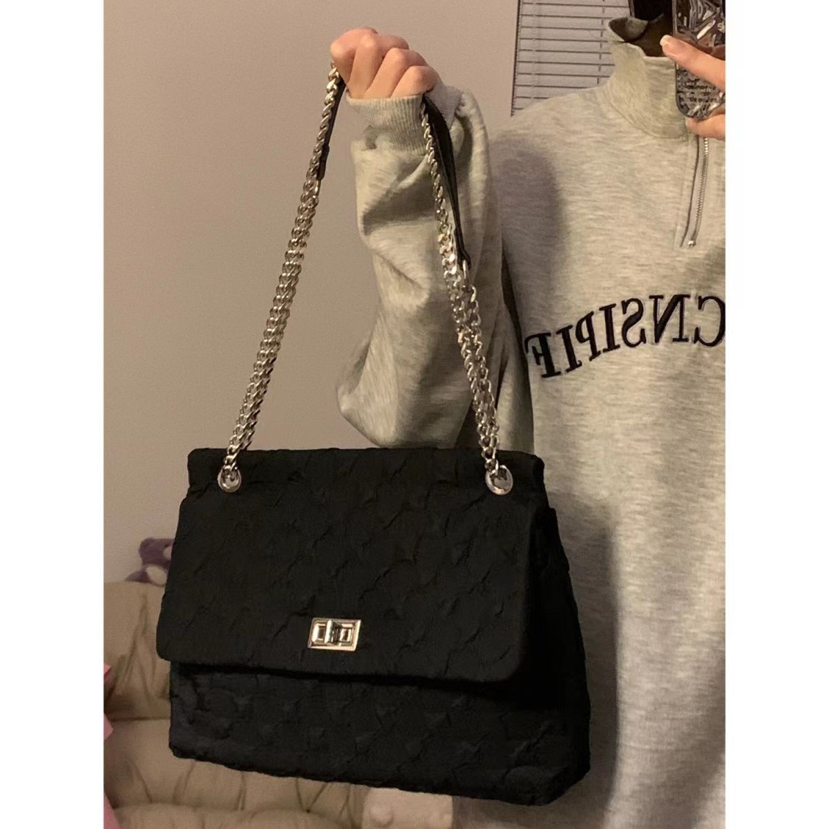 Borsa a spalla elegante a quadri con catena per donna capiente_voghion.com