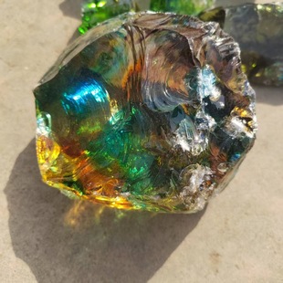 Manufacturer of Colored Glass Blocks for Courtyard Gardens and Aquarium Landscaping, Irregular Glass Blocks, Gradient Color Volcanic Glazed Stones
