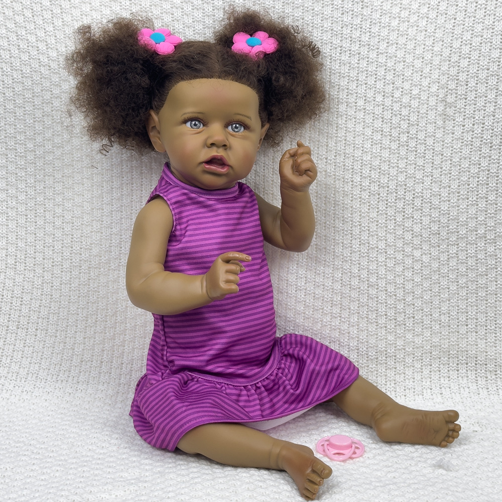 Ventas calientes de simulación de goma blanda amazon muñeca 22 pulgadas muñecas bebés pesados más que la familia muñeca transfronteriza africana
