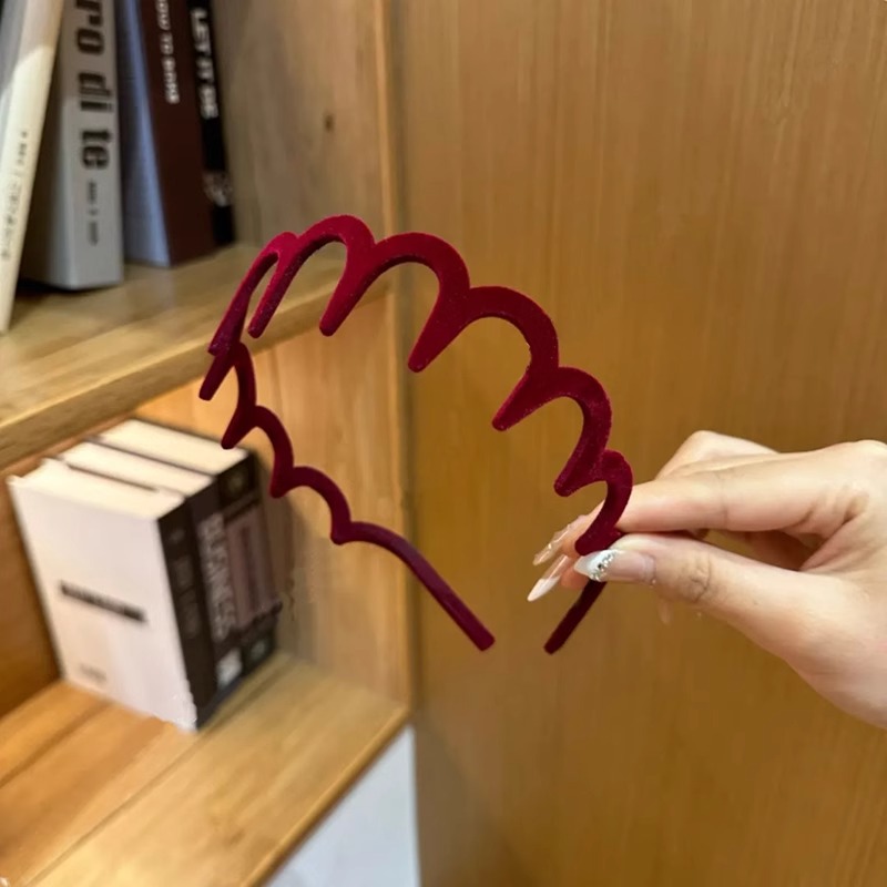 Coreana de gran altura craneal ondulado cabello para mujeres otoño y invierno flocado lavado de la cara de presión cabello de cabeza de la cara de la prensa de la cabeza de la cabeza de la cara pequeña presión de la broca de pelo