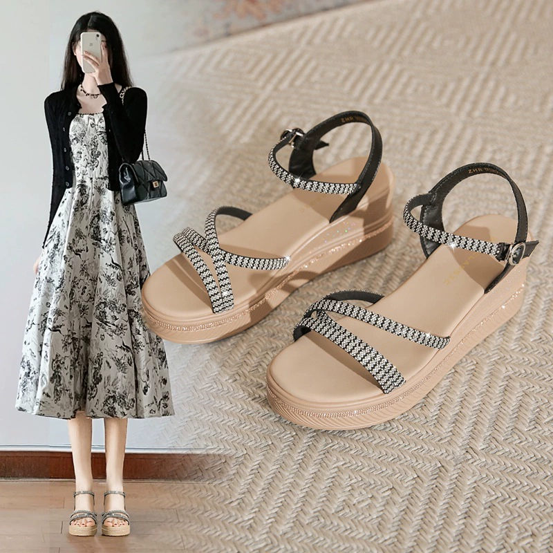 ZHR Летние сандалии со стразами на каблуке 2024 Летние новые французские толстые подошвы носить слово женские туфли с юбками
