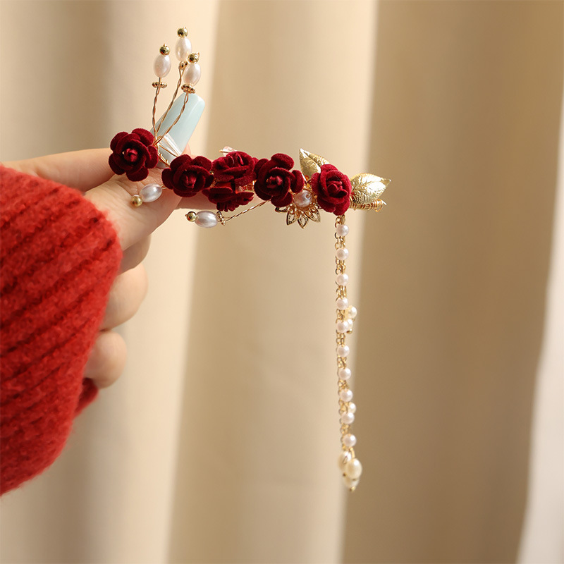 Flocked rose gold leaf tassel