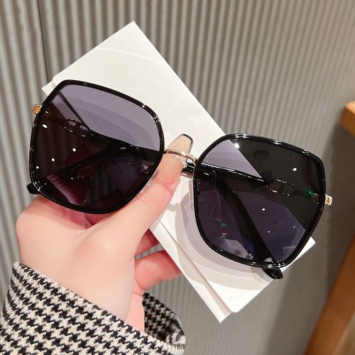 Sunglasses with Gradient Color, One Piece for Women, Fashionable and Classic, Elegant, UV Protection, Trendy
