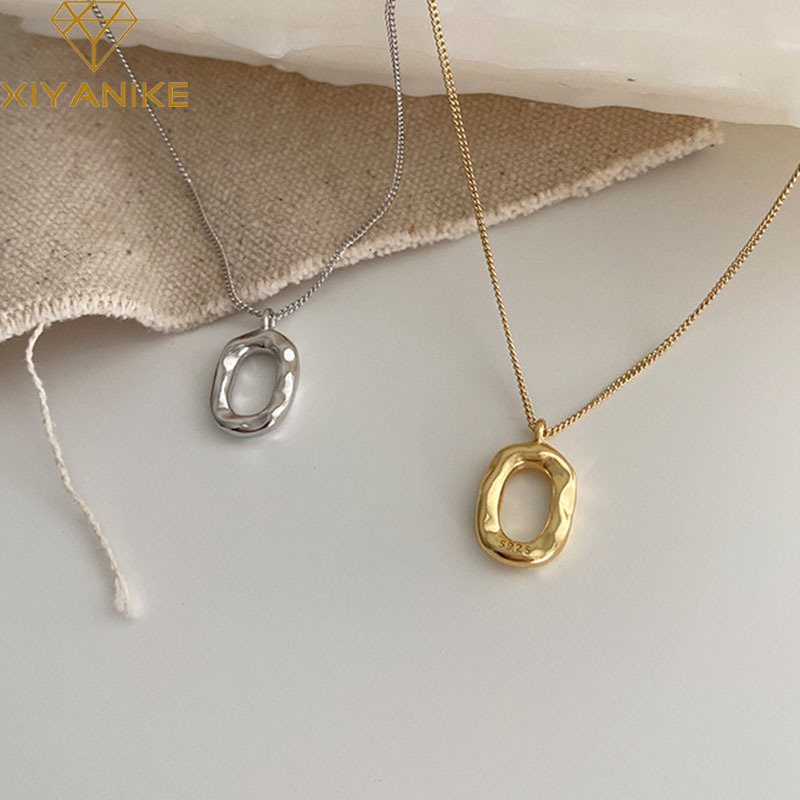 Simple Oval Donut Clavicle Chain Irregular Pattern Niche Design Necklace display picture 11