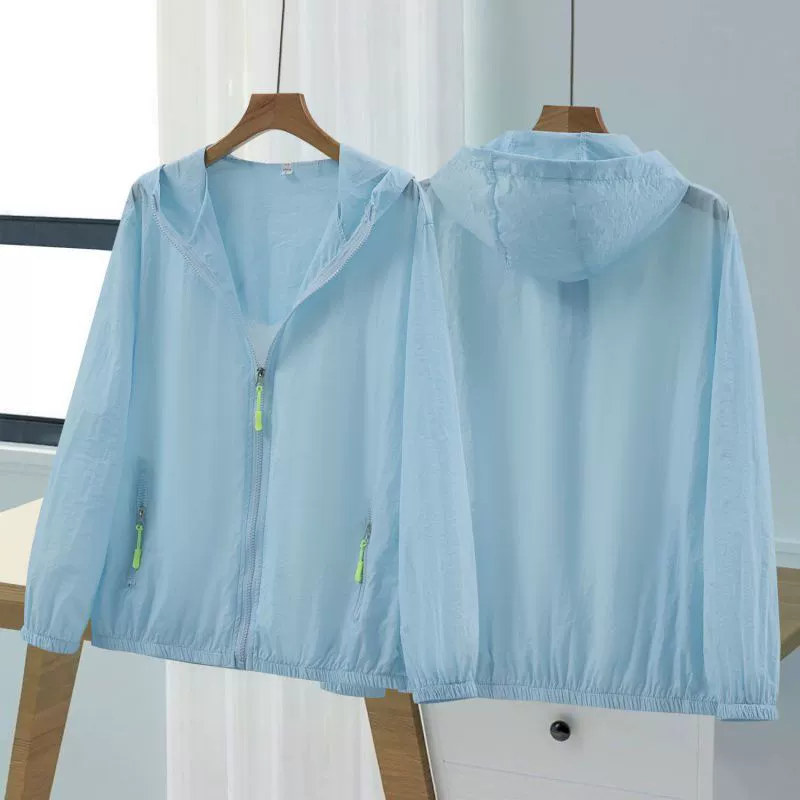 Модная солнцезащитная одежда с капюшоном для женщин, одежда для рыбалки, лето 2024, новый корейский стиль, свободная и универсальная короткая дышащая и легкая куртка