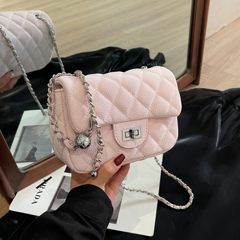High-End Underarm Bag for Women 2026 New Niche Design Quilted Chain Bag Popular Shoulder Crossbody Small Square Bag