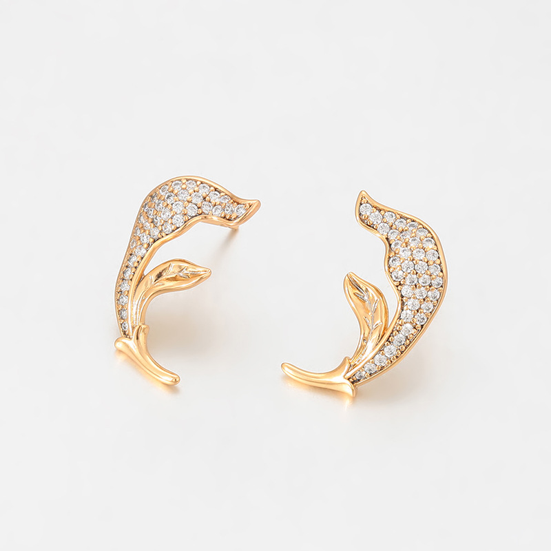 Xuping nicho de moda retro creativo hoja pernos de orejas de aleación de cobre chapado 18k Europa y América transfronterizos auriculares mayoristas