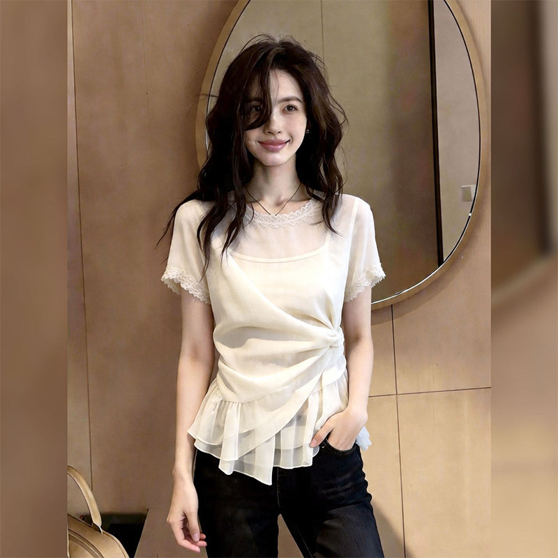 Áo thun nữ cổ tròn tay ngắn ren trắng phối viền hoa — màu trắng ngà chi tiết 1