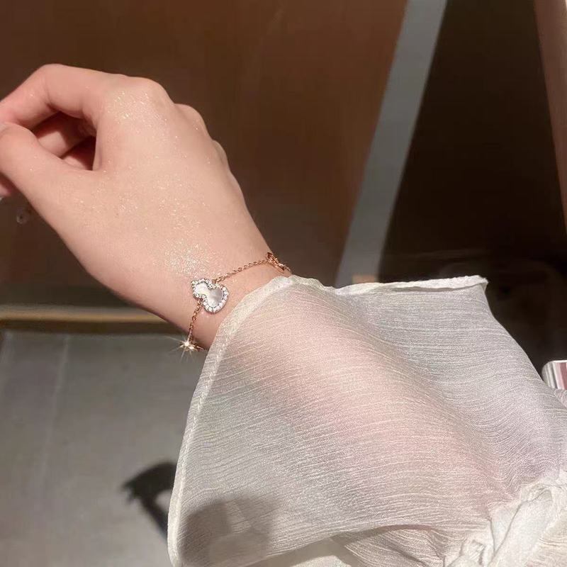 女性用の新しいホワイトマザーオブパールひょうたんブレスレット、ジルコンライト、豪華、エレガント、ファッショナブル、シンプル、ニッチな気質、多用途のインターネットセレブのハンドジュエリー|undefined