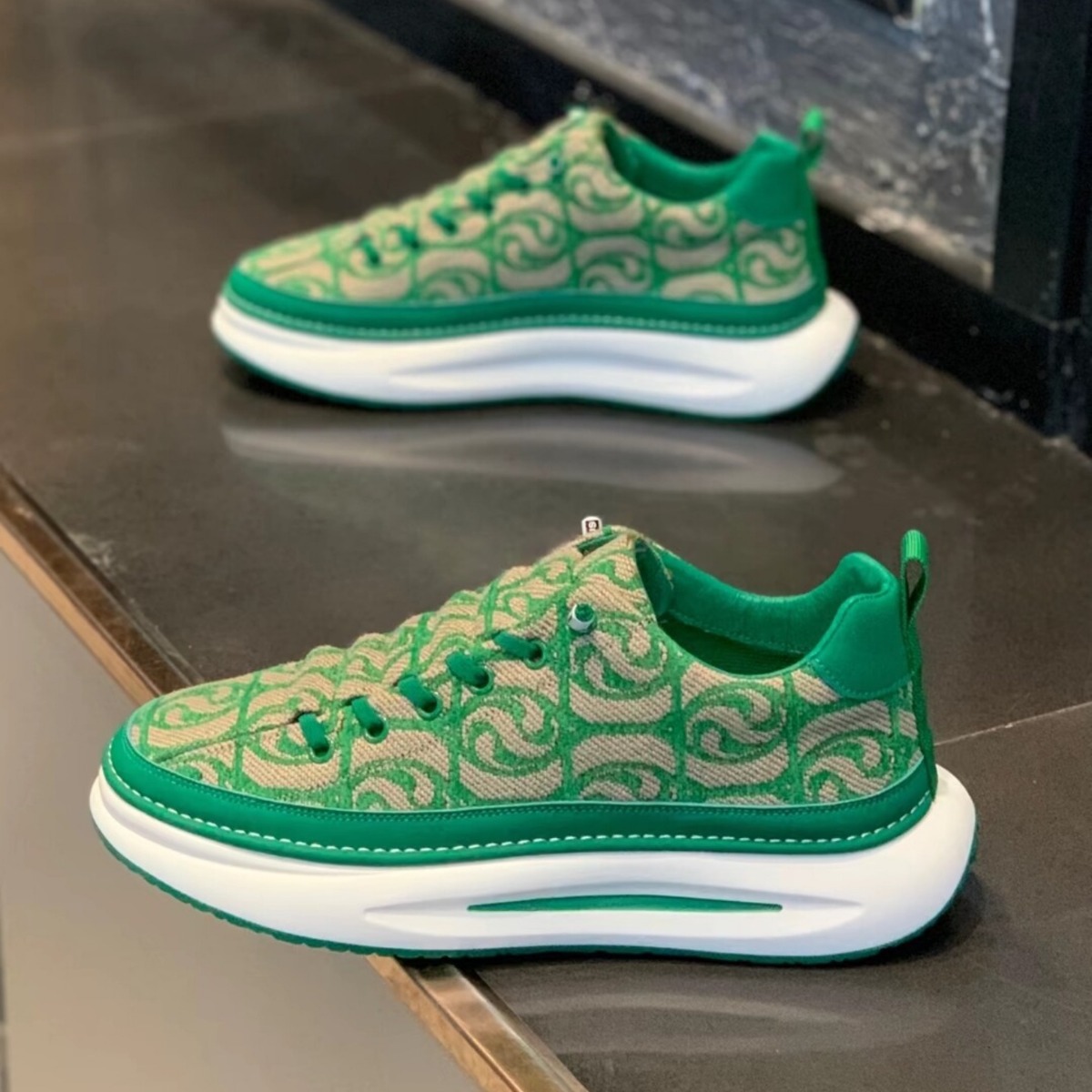 Push on Fashion Ανδρικά παπούτσια Άνοιξη 2024 Νέα αναπνεύσιμη υφασμάτινη επιφάνεια Ευέλικτα ελαφριά casual παπούτσια_voghion.com