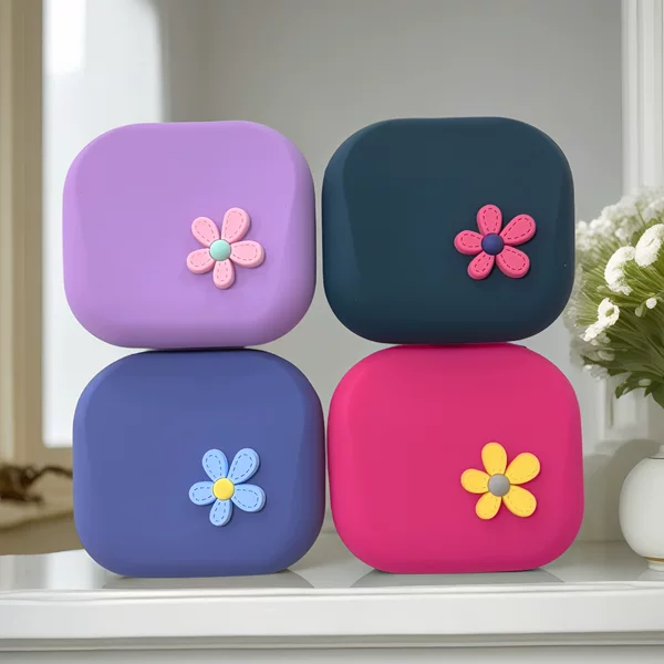 New magnetic silicone coin purse, portable and cute earphone storage bag, fresh and simple key bag, card holder, factory in stock