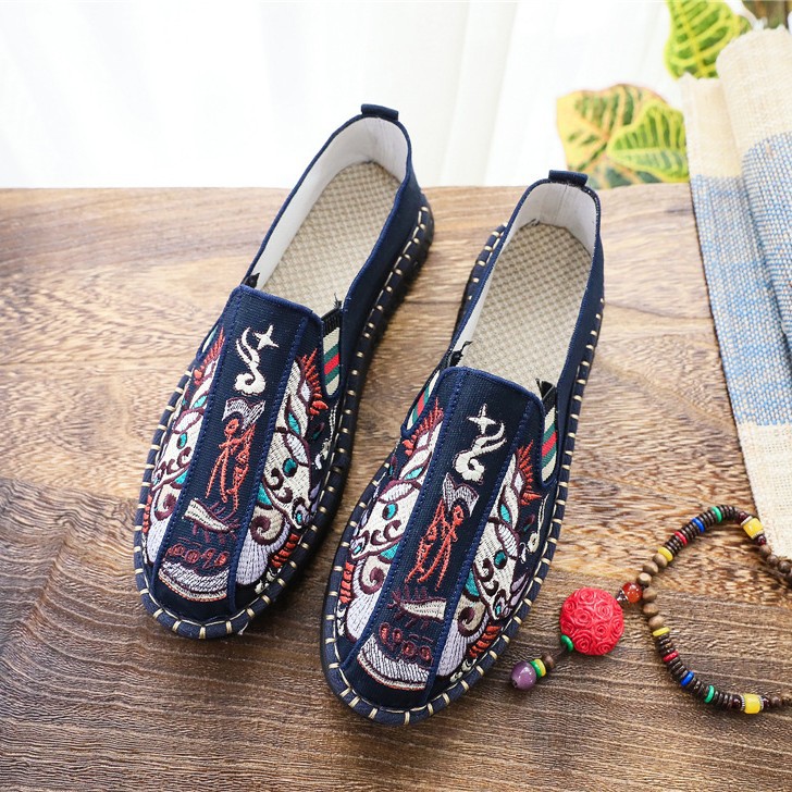2024 New Low-Top Old Beijing Cloth Shoes Embroidered Literary Retro Chinese Style National Trend Year of the Ox Good Luck Round Toe Men's Shoes
