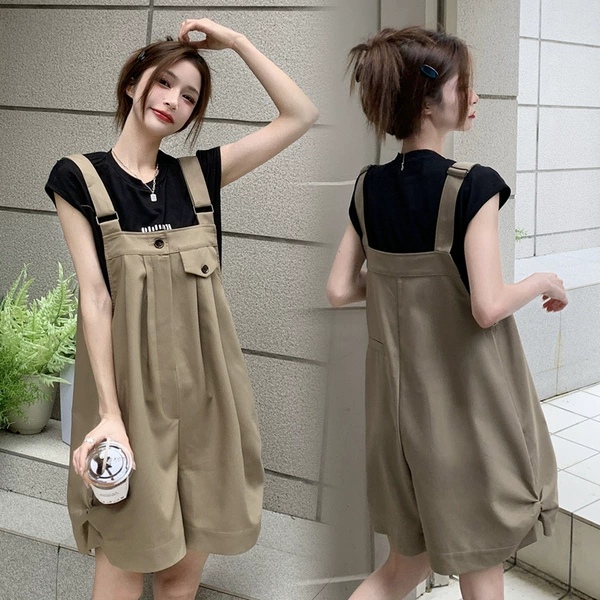 Khaki, with short sleeve