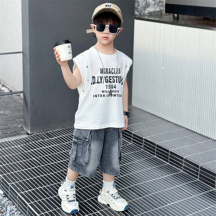 8105 Traje sin mangas de verano para niños 2025 verano nuevo estilo para niños estilo coreano pantalones cortos de mezclilla guapos ropa coreana
