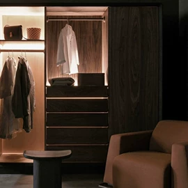 实木床;餐边柜;电视柜