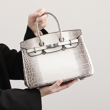 ���Q�羳����Ů2025�¿��{�~�y���߼���������������μ�б���Ů