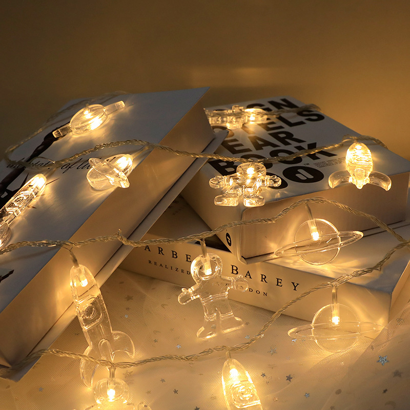 Spaceman dibujos animados astronauta planeta cohete universo habitación de los niños luces decorativas diseño de fondo de habitación pequeña cadena de luz de color