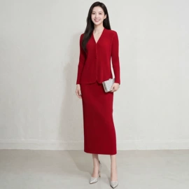 连衣裙;女式T恤;时尚休闲套装