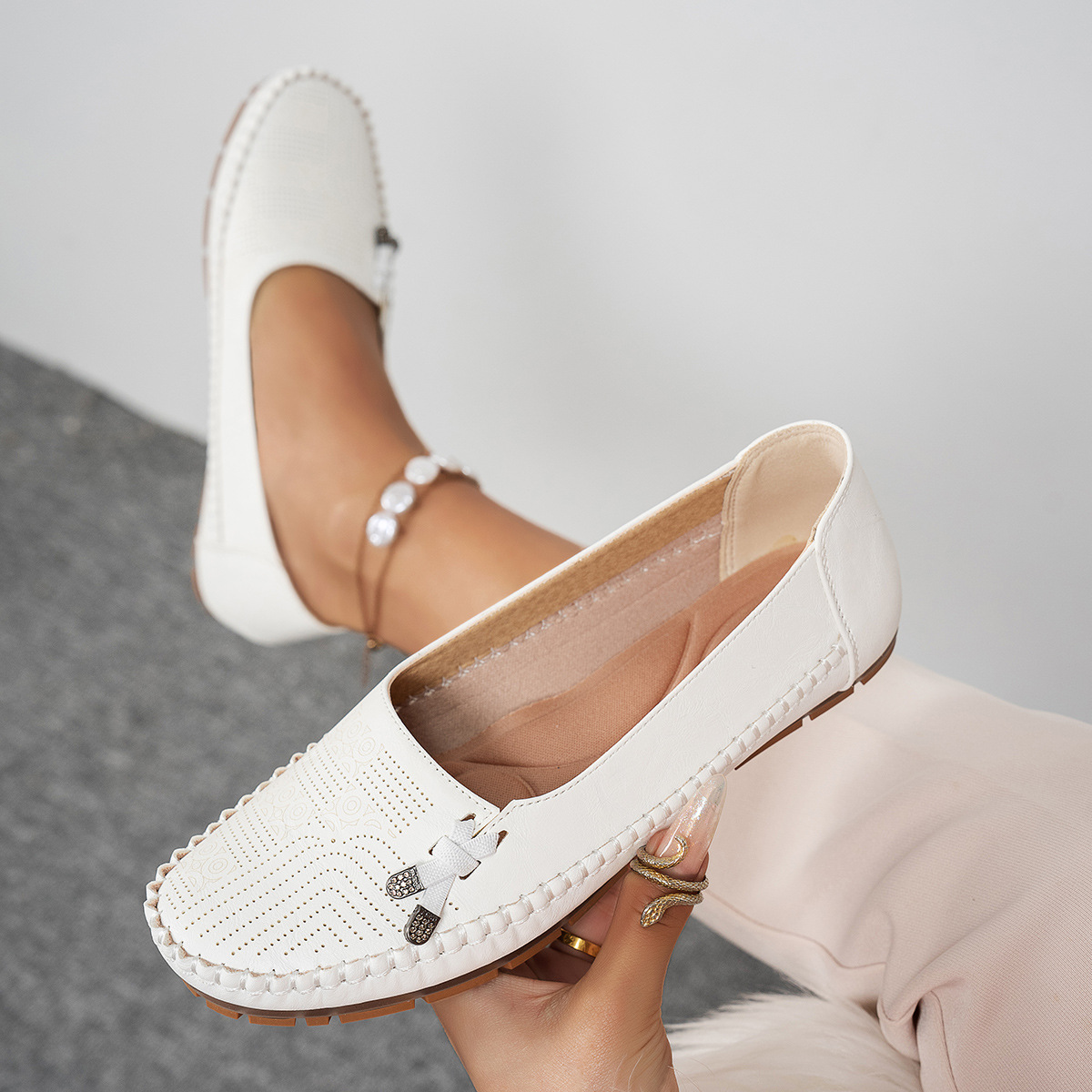 Large Size Popular Export Stitched Solid Color Women's Flat Loafers Export Cross-Border E-Commerce Supply British Style Low Heel