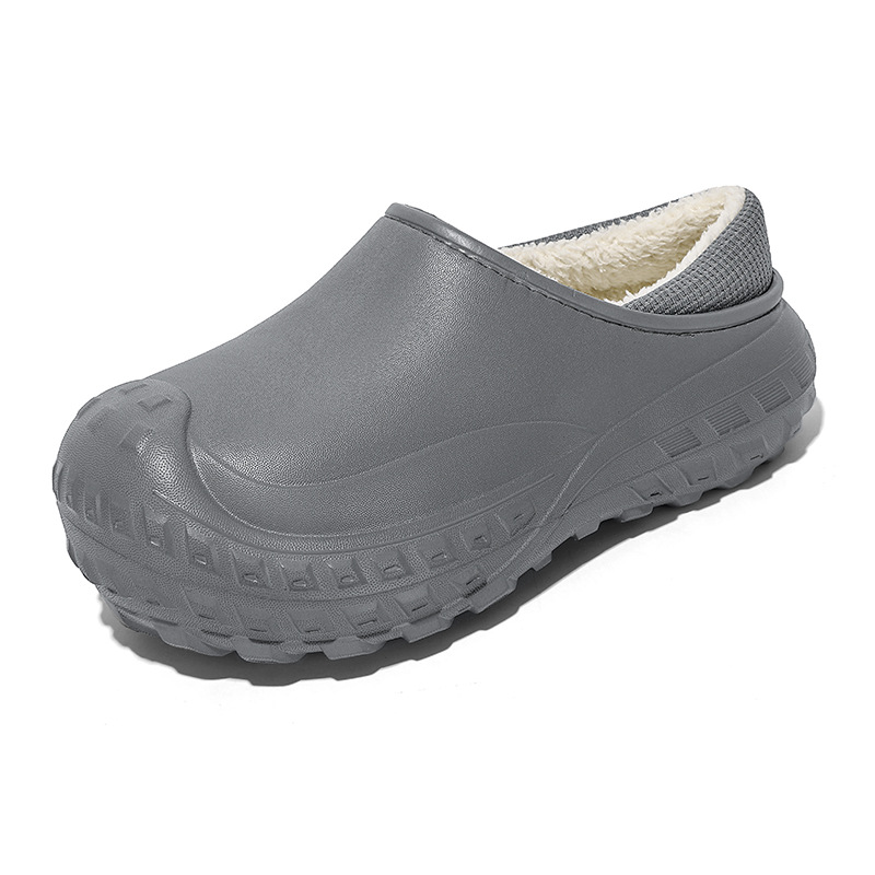 Zapatos de algodón de invierno para hombres con una sensación de mierda gruesa y una base suave de terciopelo caliente antideslizante impermeable a prueba de frío neumáticos de moda para hombres.