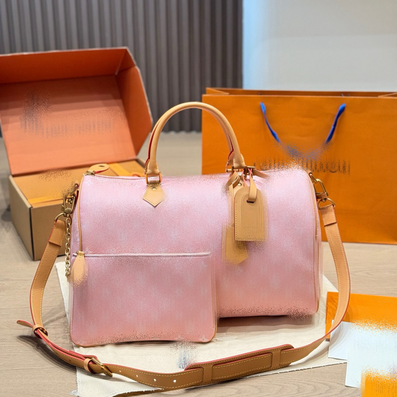 m lv men's and women's bags, business trip bags, carry-on boarding bags, pillow bags, travel bags, Black Warrior travel bags, cross-border trend m lv men's and women's bags, business trip bags, carry-on boarding bags, pillow bags, travel bags, Black Warrior travel bags, cross-border trend