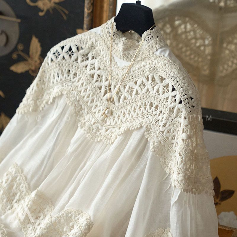 Spot French Chic Super Nice Top Early Spring Design Sense Hollow Embroidered Lace Shirt for Women Autumn