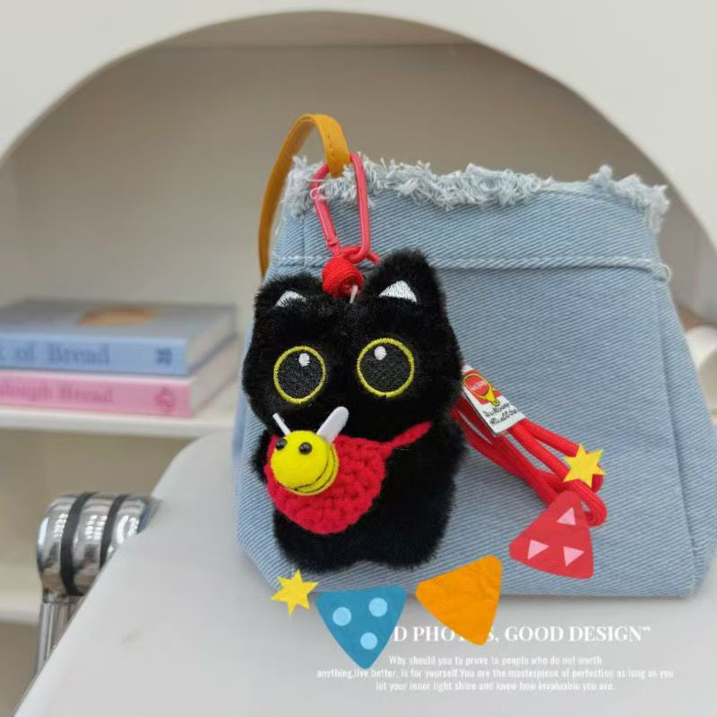 Super lindo pequeño gato negro colgante bolso de abeja tejido a mano colgante lindo muñeca de peluche regalo colgante chirriante