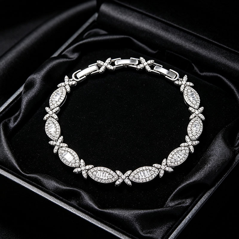 Pulsera Geométrica Circular con Dije de Cubo de Aleación de Cobre