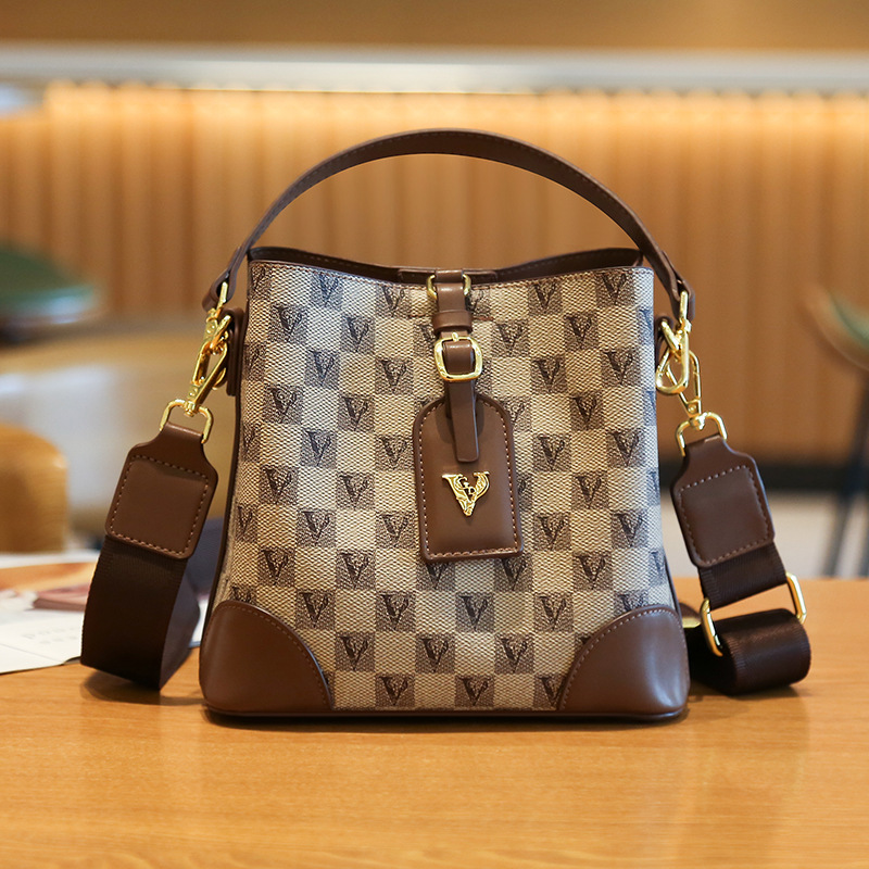 2024 New Printed Bucket Single Crossbody Bag Fashion Wide Shoulder Strap Women's Handbag_voghion.com