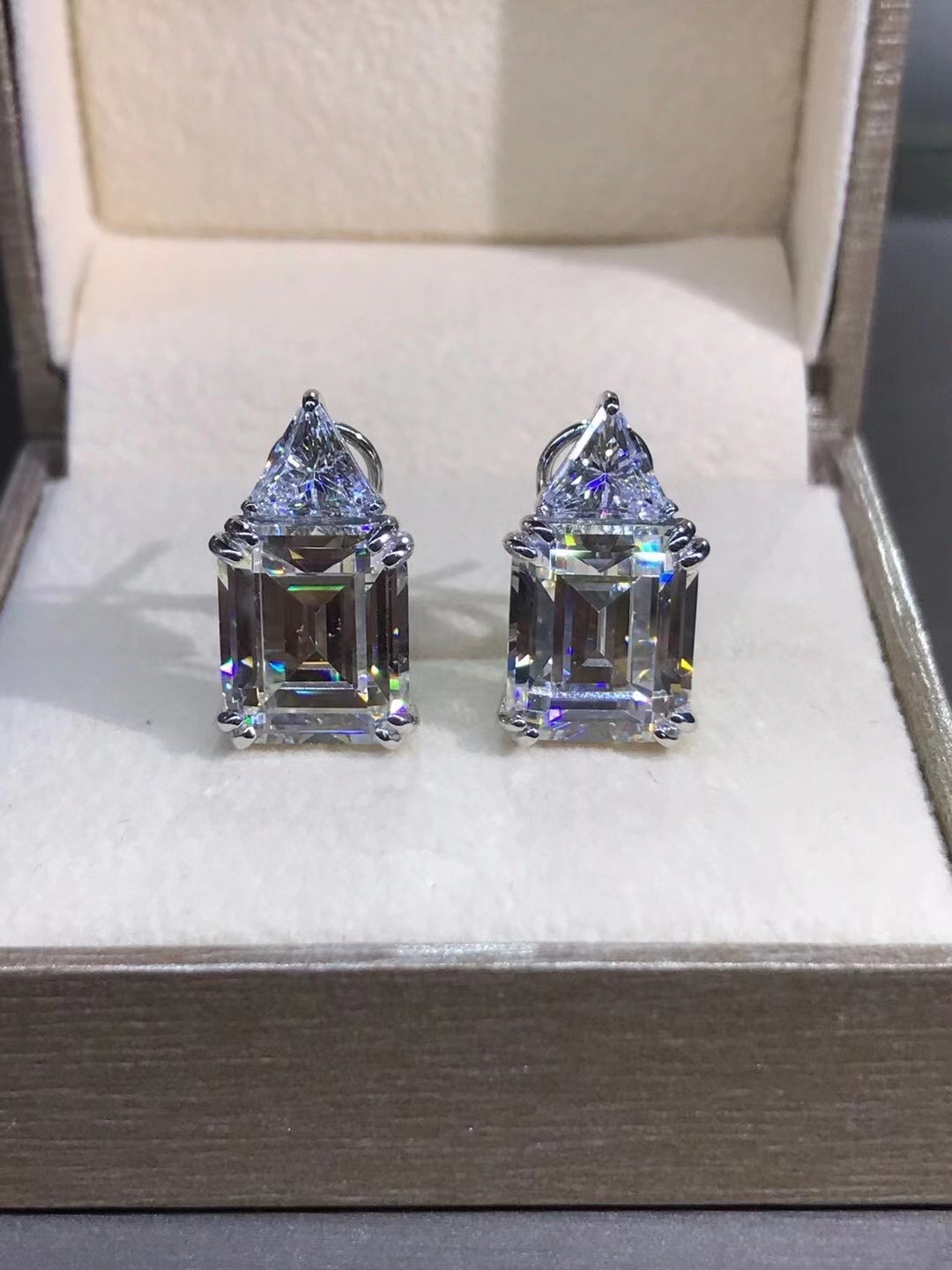 Plata esterlina grueso platino galvanizado pendientes incrustaciones importado alto Diamante de carbono 5 quilates nivel VVS incrustaciones importado alto Diamante de carbono image 4