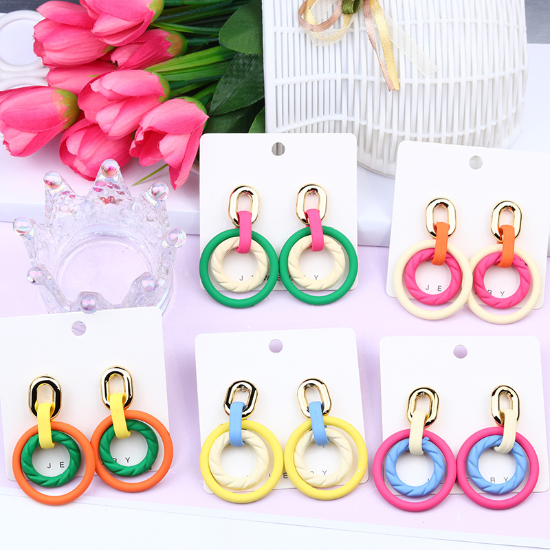 Sweet Round Arylic Spray Paint Women's Drop Earrings display picture 1