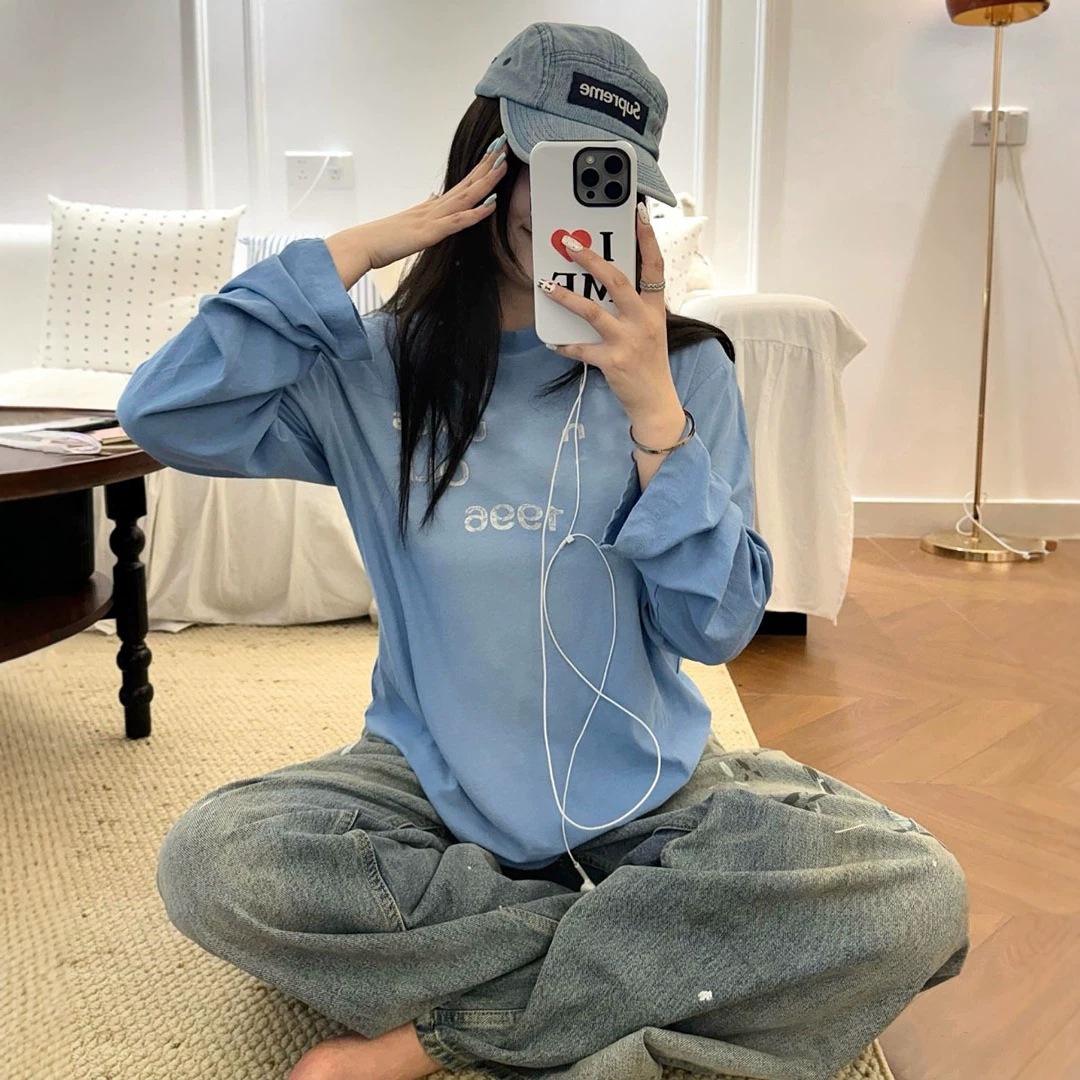 AE 남자와 여자의 씻은 늙은 1996 크루 넥 티셔츠 2025 여름 느슨한 커플 간단한 패션 브랜드 긴팔 티셔츠