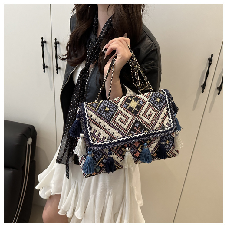 336g Weight Flip Cover Closure Type Single Shoulder Strap Strap Type Shoulder Bag Bags Type Casual, Holiday Occasion Cloth Material Geometric Pattern All Seasons Season Women's Gender Elegant, Ethnic Style Style Square Shape Women's Cloth Geometric Elegant Ethnic Style Square Flip Cover Shoulder Bag 20