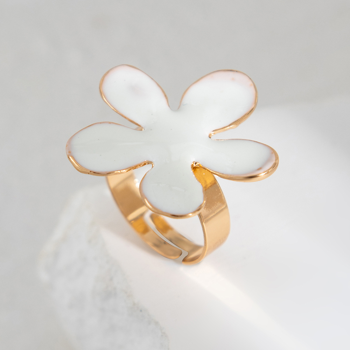 18g Weight Rings Classification Holiday, Party Occasion Iron Material Flower Pattern Women's Gender Enamel, Plating Design Exaggerated Style Exaggerated Flower Iron Enamel Plating Women's Rings 25