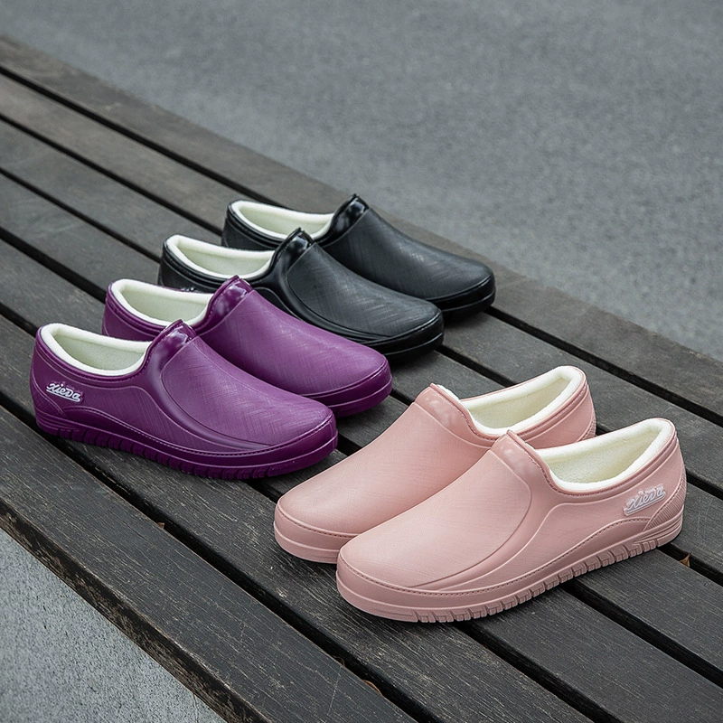 Короткие резиновые сапоги, женские цельные резиновые сапоги с низким верхом и флисовой подкладкой, водонепроницаемые резиновые сапоги с мягким низом, Короткие водные туфли, кухонная нескользящая резиновая обувь на плоской подошве