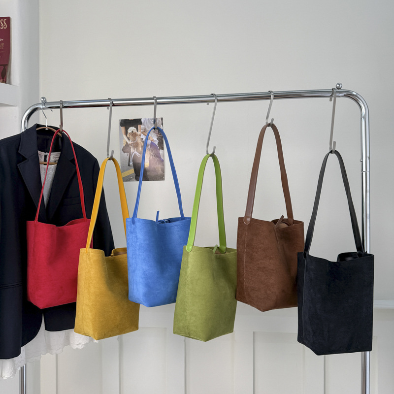 Retro Suede ROW Large Capacity Bucket Bag for Women Casual Commuter Cross-border Shoulder Bag Fashion Underarm Bag - Thumbnail 3
