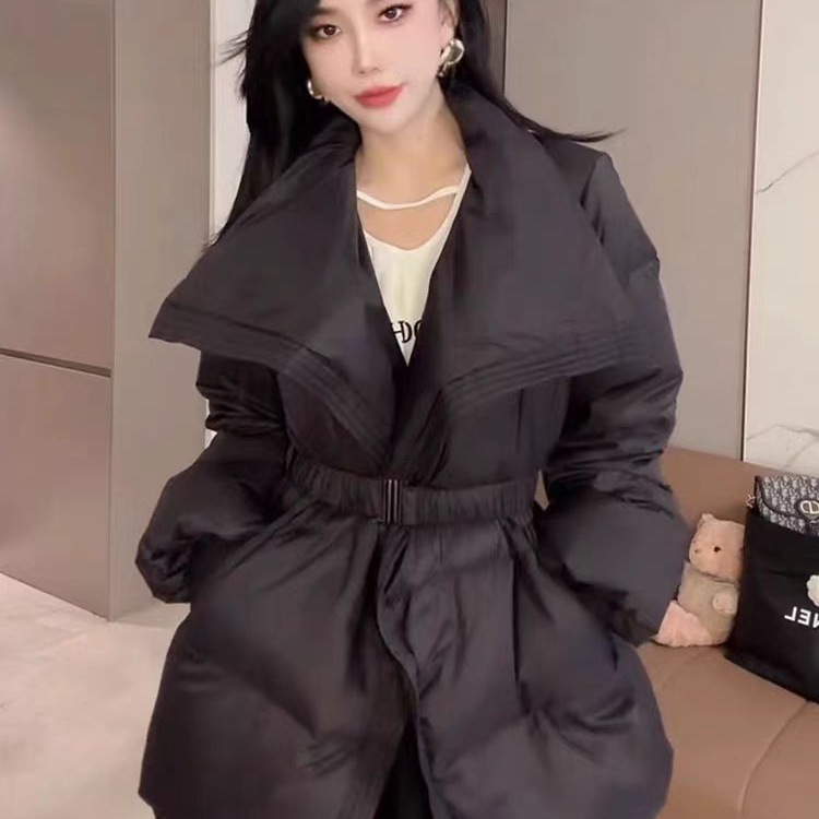 Designer-Inspired Niche Large Lapel down Jacket for Women, Winter 2026 New Style, Warm, Slim-Fit, Waist-Cinching down Coat for Women