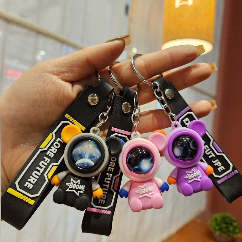 Traveling in Space Bear Keychain Astronaut Key Pendant Bear Astronaut Small Gift School Bag Pendant Key Chain