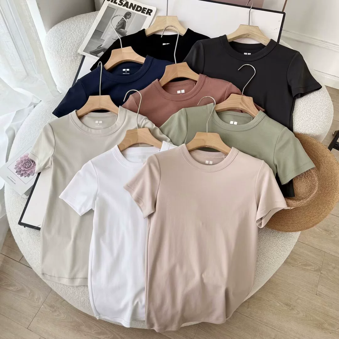 Многоцветная футболка нового летнего стиля 2025 года, с обычным вырезом на плечах, круглым вырезом на горловине, короткий рукав, повседневная женская одежда 465754, простая.